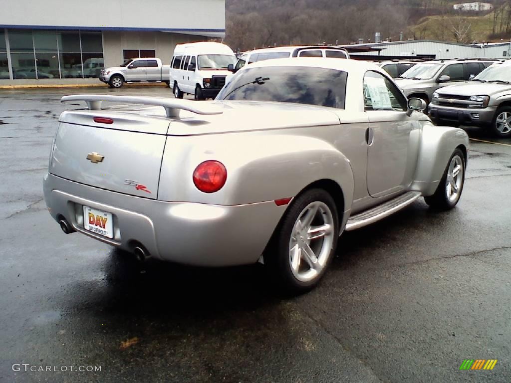 2004 SSR  - Ricochet Silver Metallic / Ebony photo #7