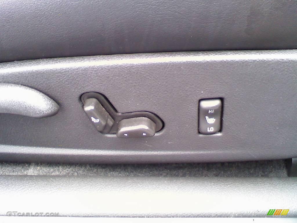 2004 SSR  - Ricochet Silver Metallic / Ebony photo #11