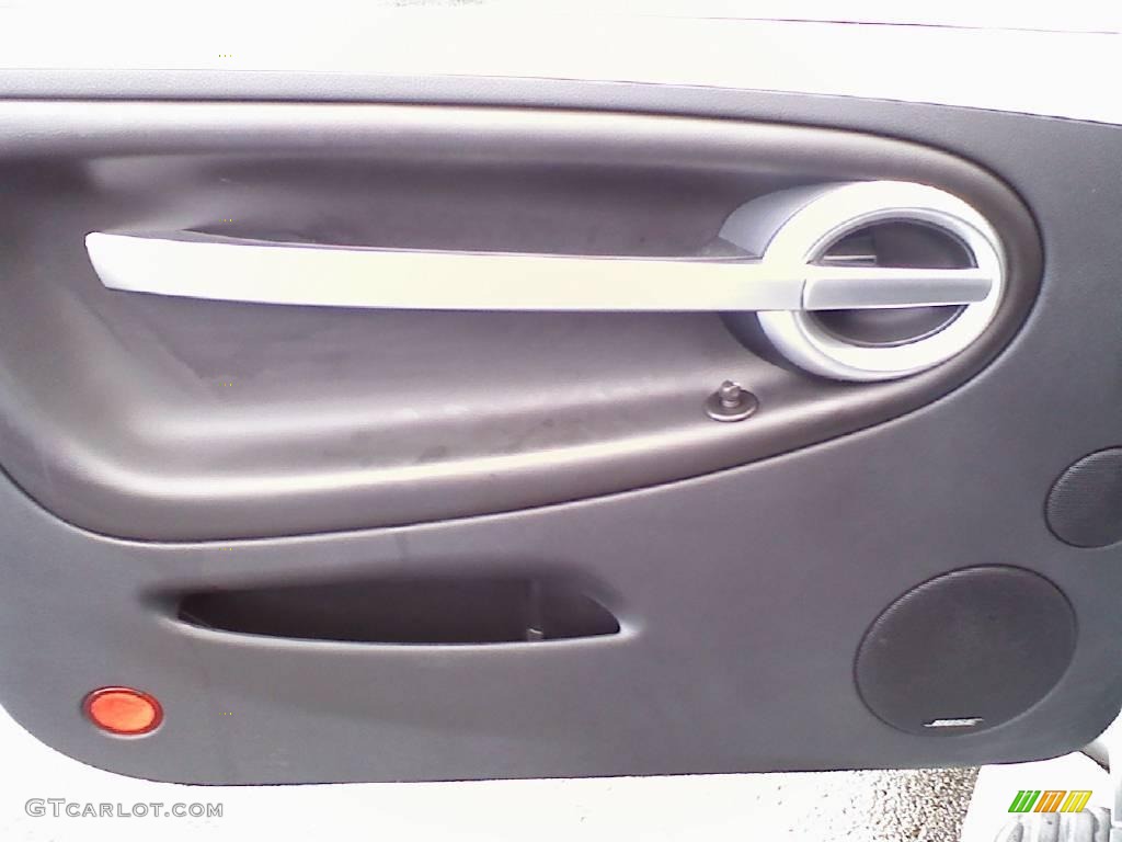 2004 SSR  - Ricochet Silver Metallic / Ebony photo #15