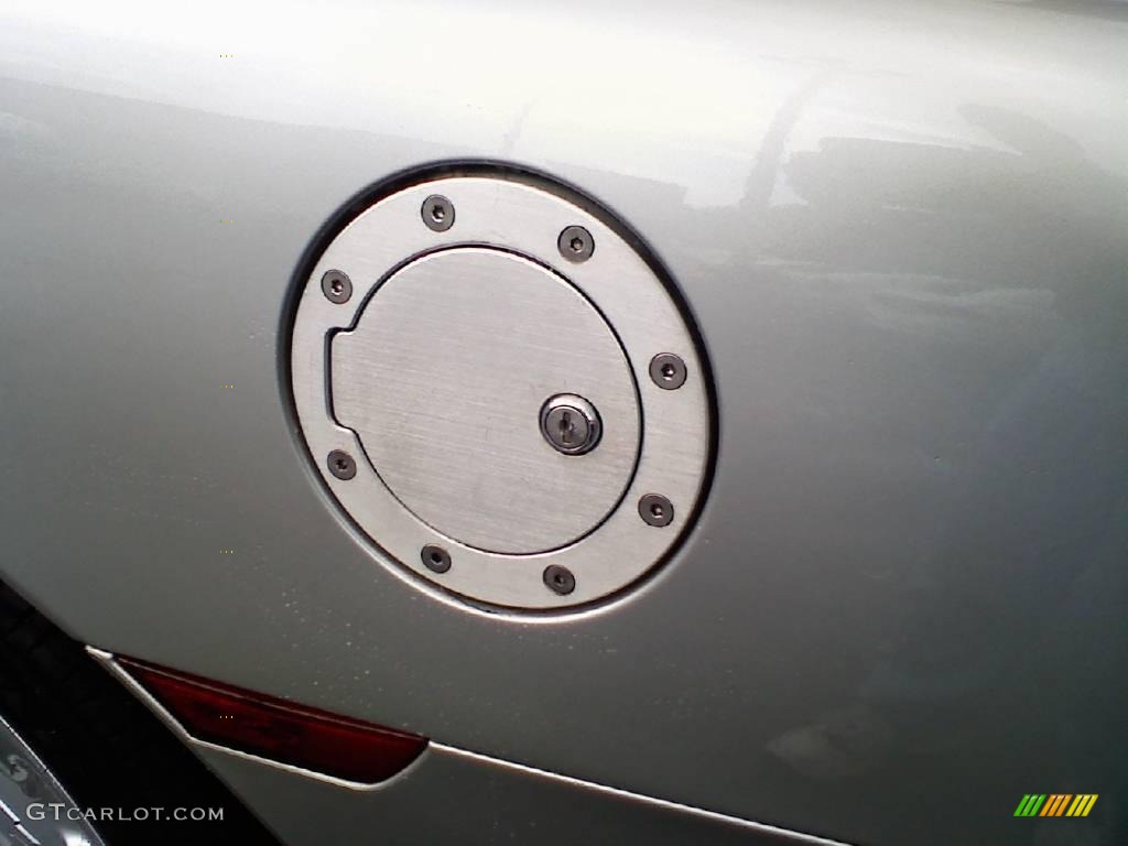 2004 SSR  - Ricochet Silver Metallic / Ebony photo #22