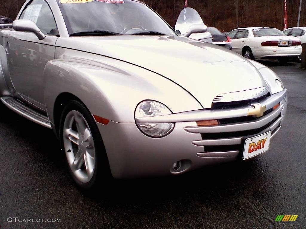 2004 SSR  - Ricochet Silver Metallic / Ebony photo #24