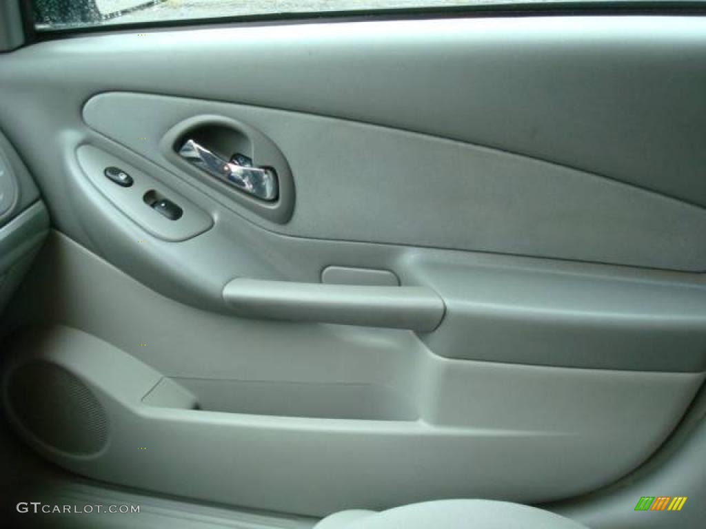 2004 Malibu LS V6 Sedan - Medium Gray Metallic / Gray photo #12