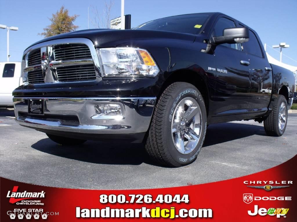 2010 Ram 1500 Big Horn Crew Cab - Brilliant Black Crystal Pearl / Dark Slate/Medium Graystone photo #1