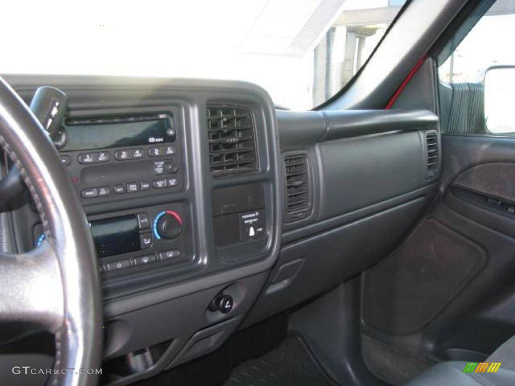 2003 Silverado 2500HD LS Extended Cab 4x4 - Victory Red / Dark Charcoal photo #12