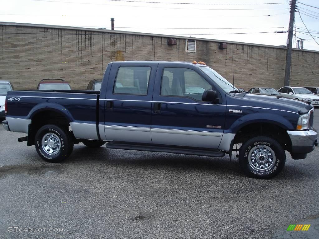 2003 F250 Super Duty XLT Crew Cab 4x4 - True Blue Metallic / Medium Flint Grey photo #4