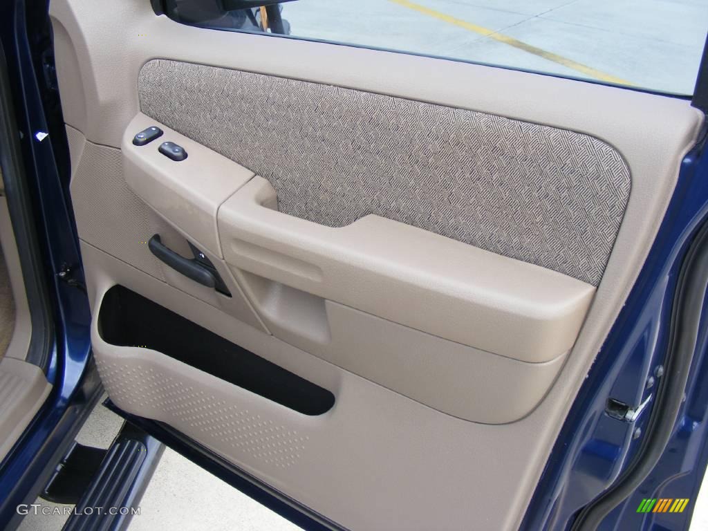 2004 Explorer XLS - Dark Blue Pearl Metallic / Medium Parchment photo #26