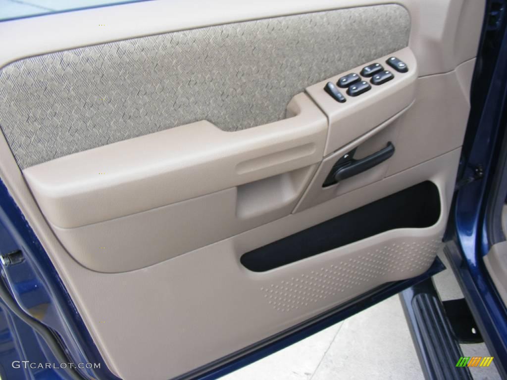 2004 Explorer XLS - Dark Blue Pearl Metallic / Medium Parchment photo #38