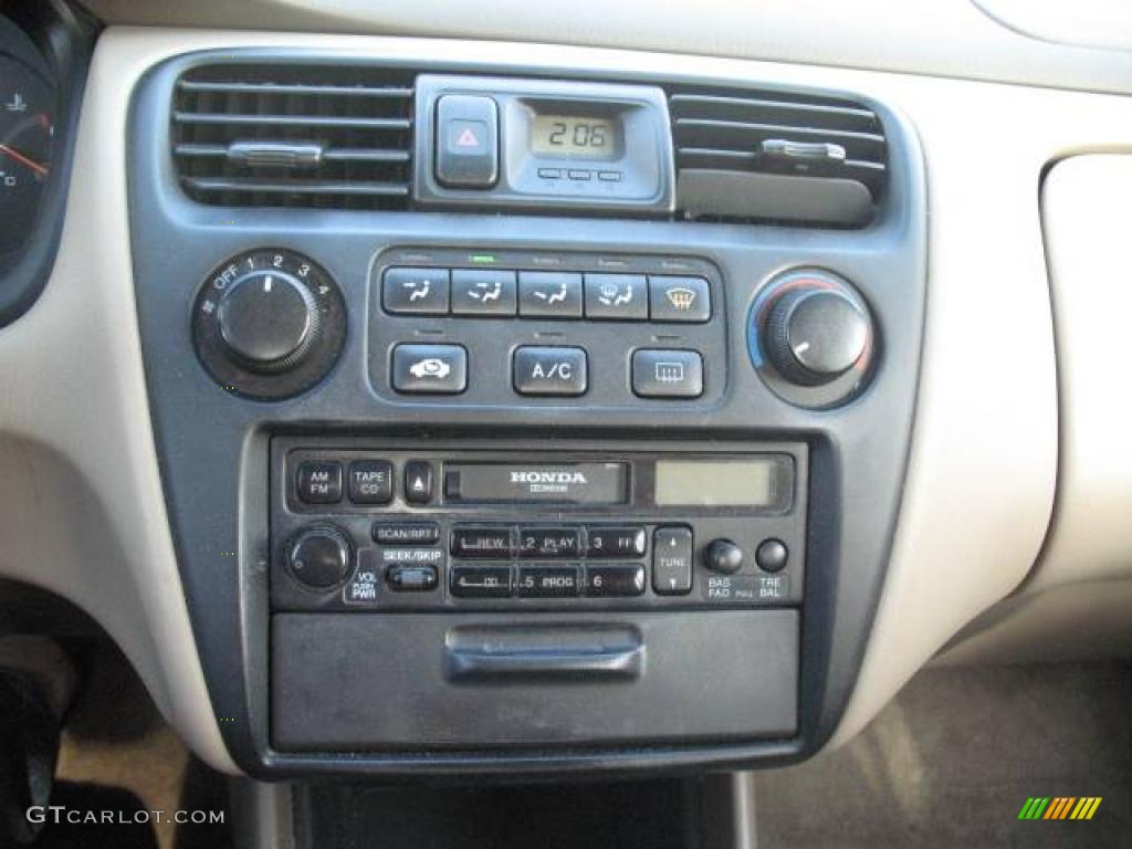 1998 Accord LX Sedan - Regent Silver Pearl / Quartz photo #11