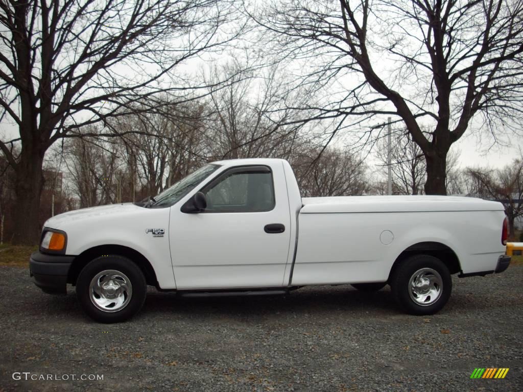 2004 F150 XL Heritage Regular Cab - Oxford White / Medium Graphite photo #1