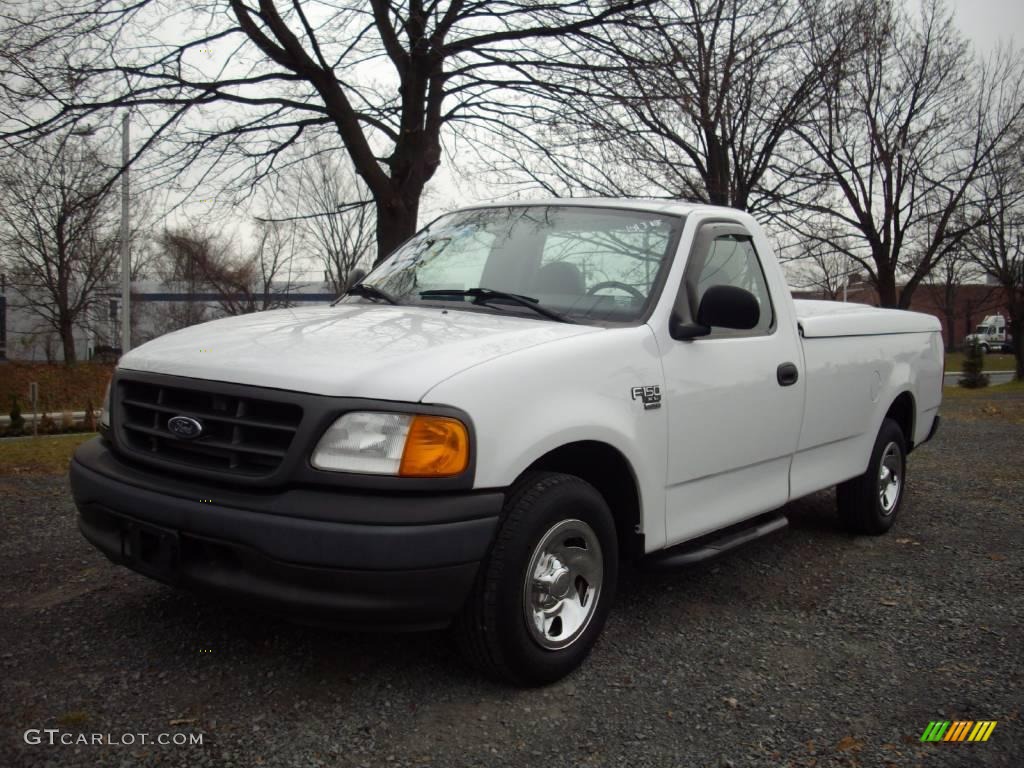 2004 F150 XL Heritage Regular Cab - Oxford White / Medium Graphite photo #4