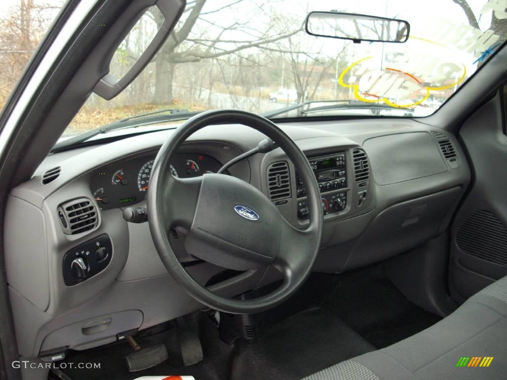 2004 F150 XL Heritage Regular Cab - Oxford White / Medium Graphite photo #7