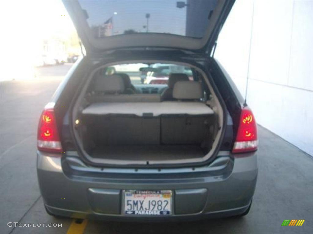 2005 Malibu Maxx LS Wagon - Medium Gray Metallic / Gray photo #13