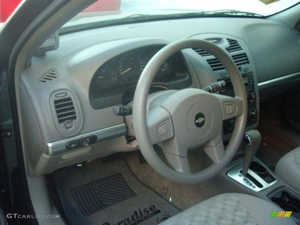 2005 Malibu Maxx LS Wagon - Medium Gray Metallic / Gray photo #18