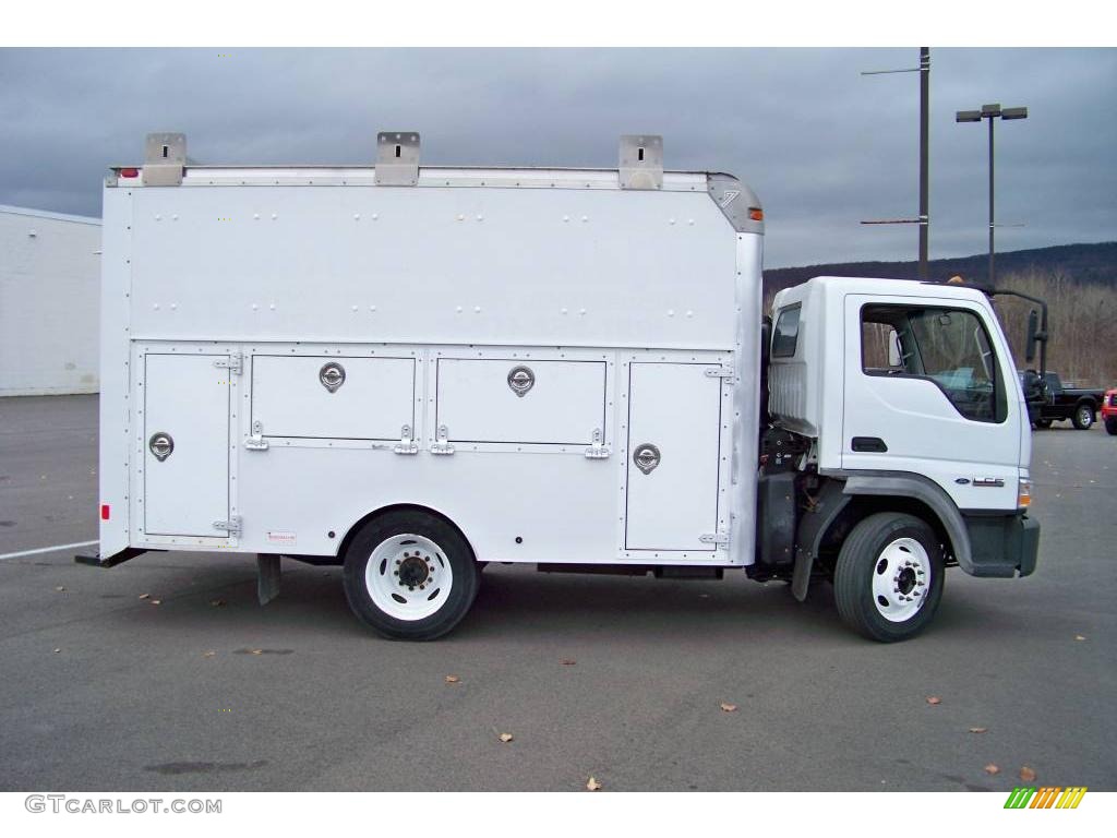 2007 LCF Truck L45 Commercial Utility Truck - Oxford White / Medium Graphite photo #4