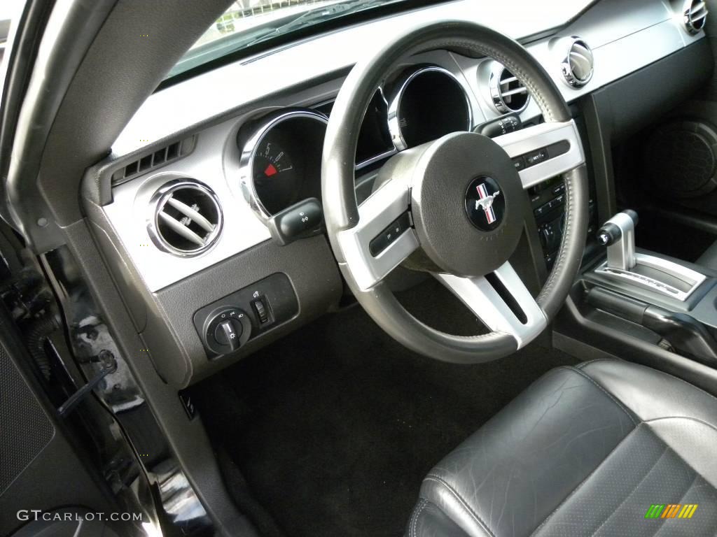 2006 Mustang V6 Premium Coupe - Black / Dark Charcoal photo #3