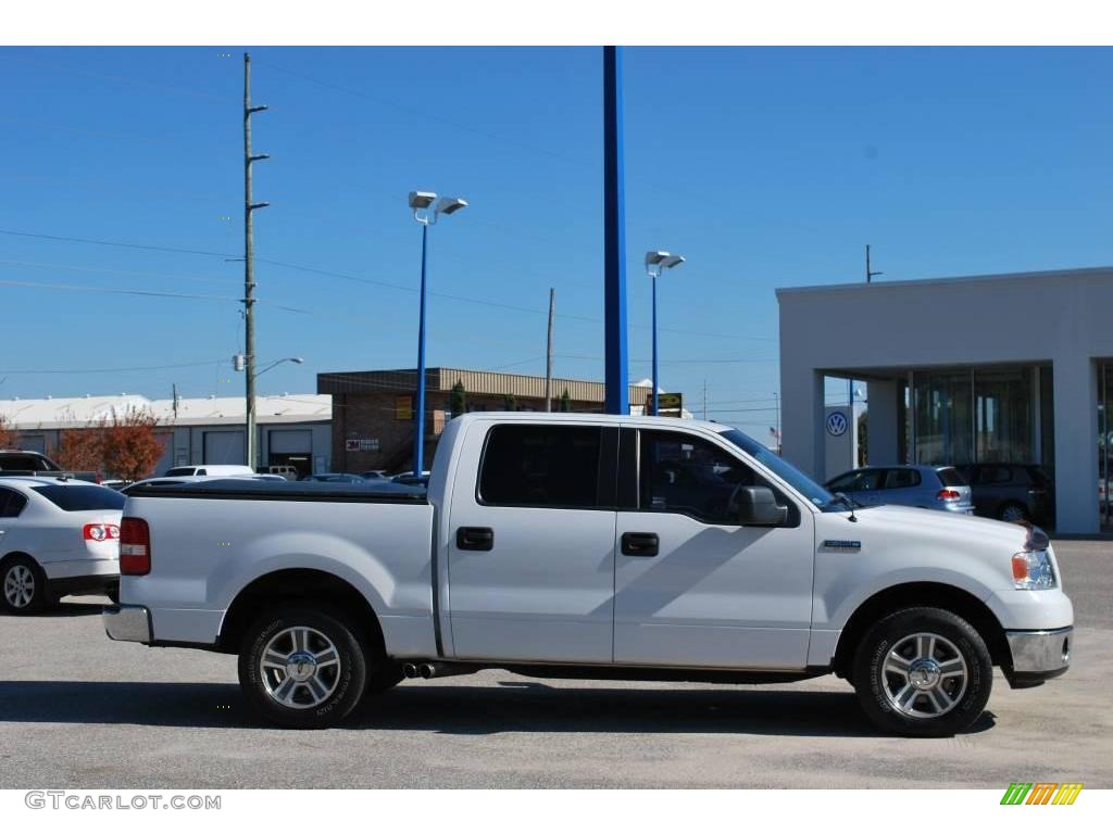 2006 F150 XLT SuperCrew - Oxford White / Medium/Dark Flint photo #6