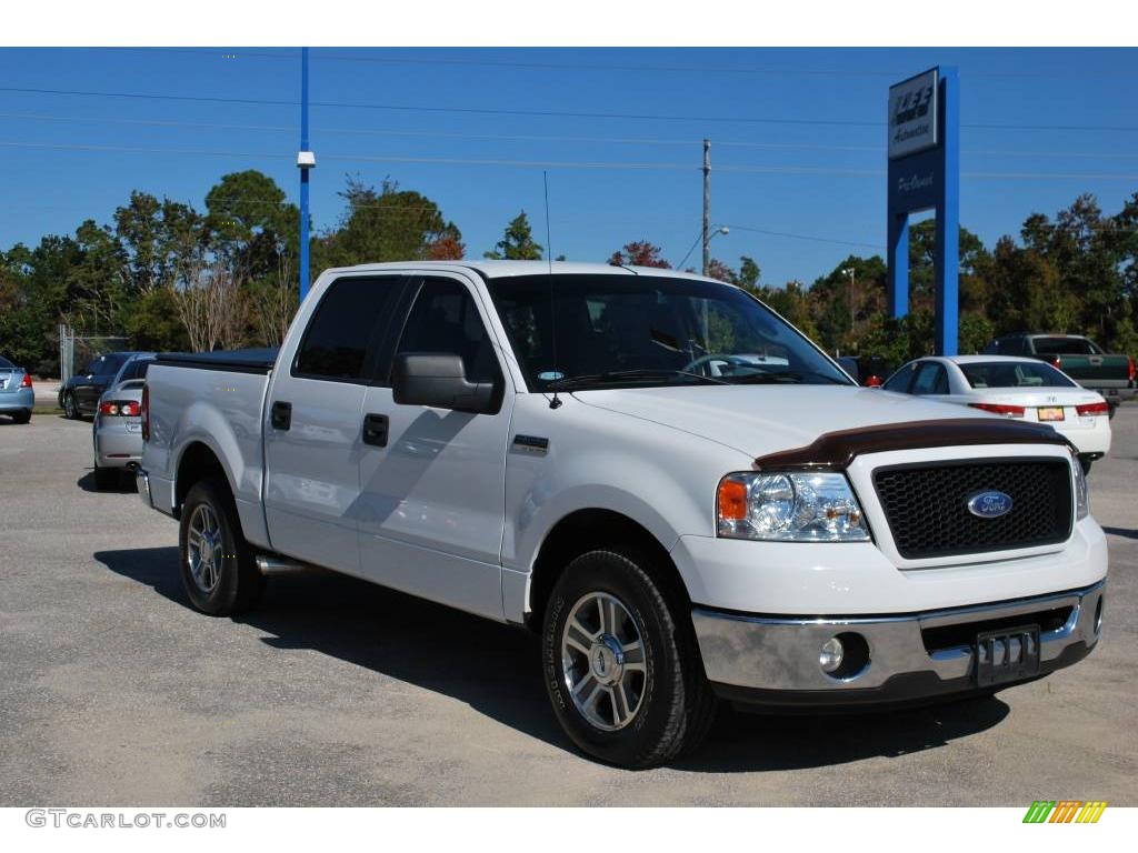 2006 F150 XLT SuperCrew - Oxford White / Medium/Dark Flint photo #7