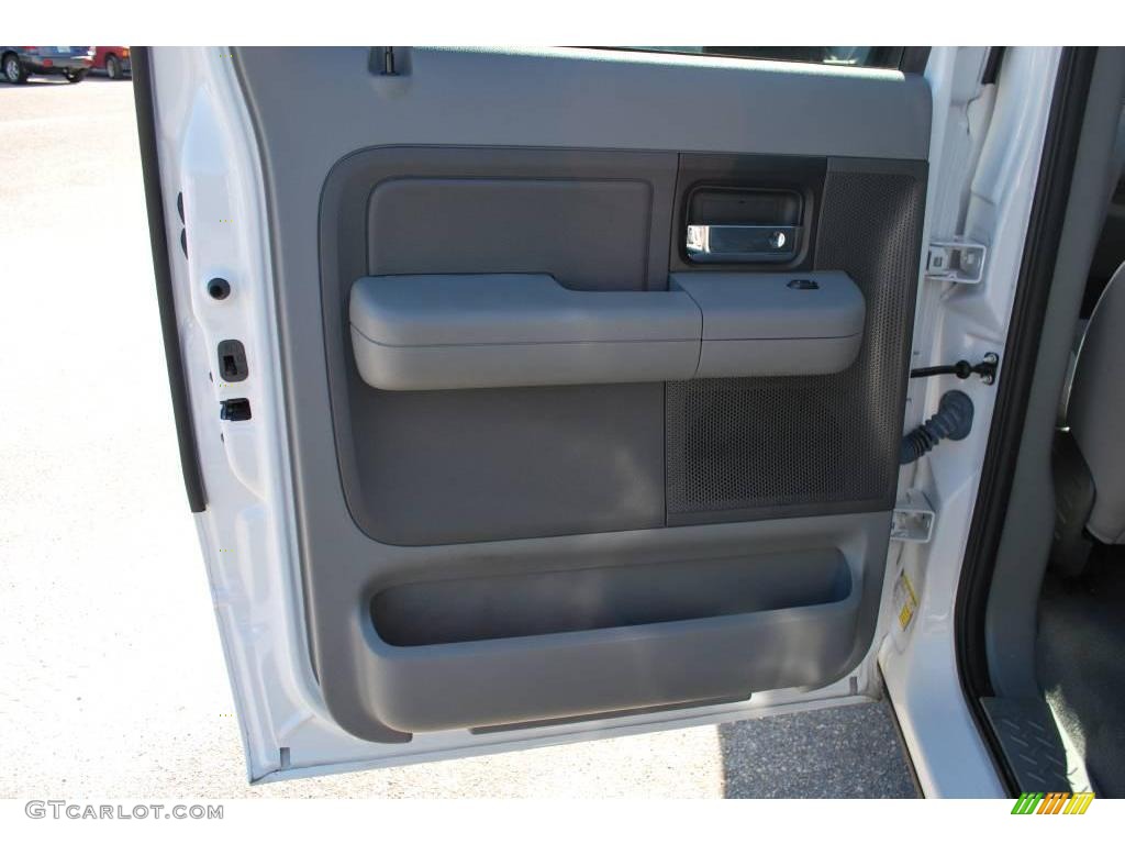 2006 F150 XLT SuperCrew - Oxford White / Medium/Dark Flint photo #23