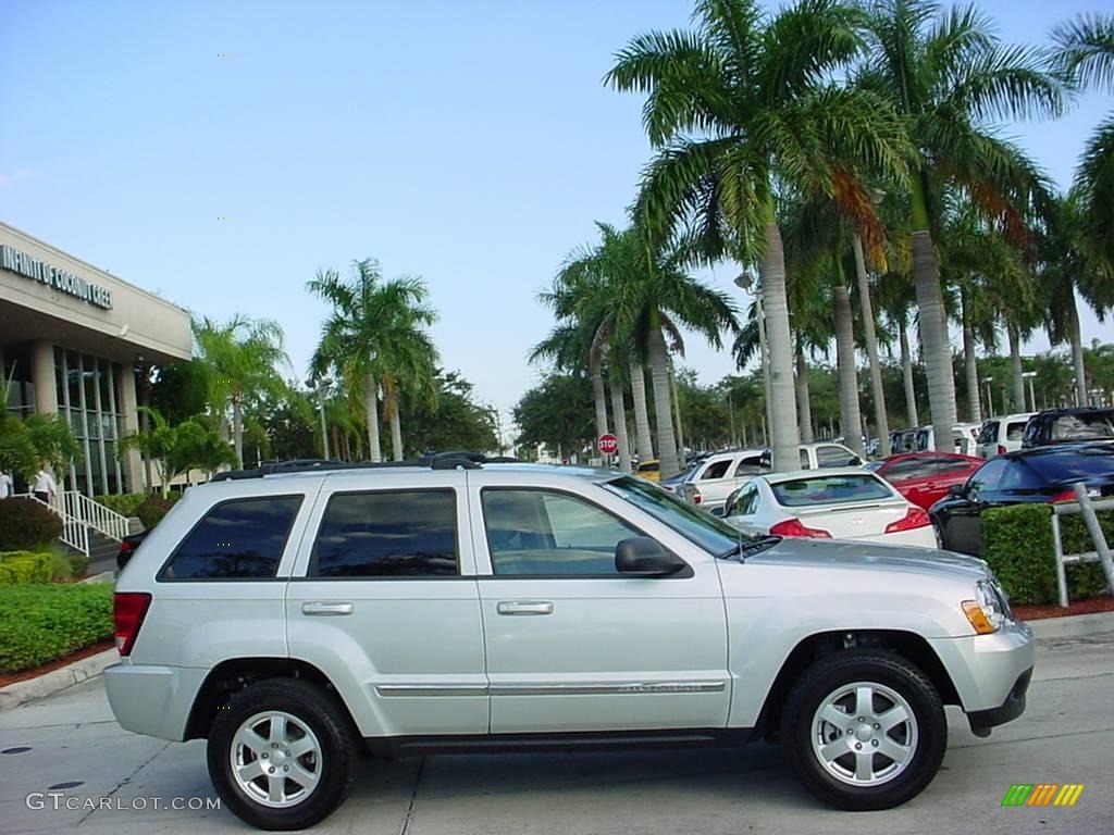2008 Grand Cherokee Laredo - Bright Silver Metallic / Dark Slate Gray photo #2