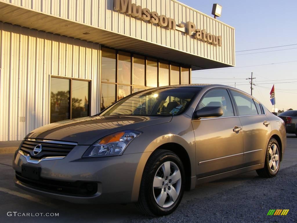 Pebble Beach Metallic Nissan Altima