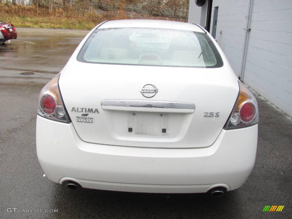 2007 Altima 2.5 S - Winter Frost Pearl / Blond photo #4