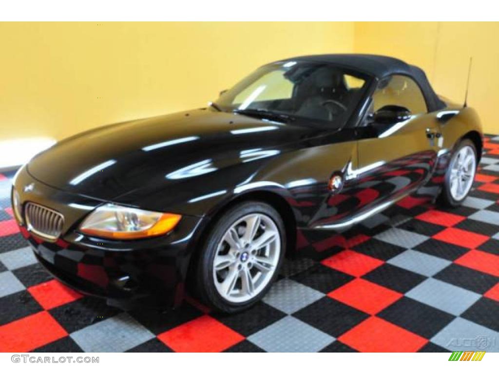 2004 Z4 3.0i Roadster - Black Sapphire Metallic / Black photo #3