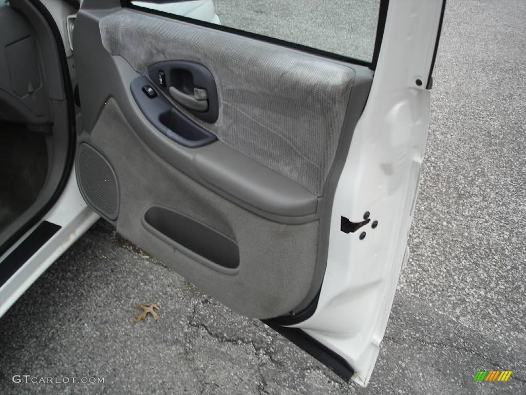 2001 Lumina Sedan - White / Medium Gray photo #19