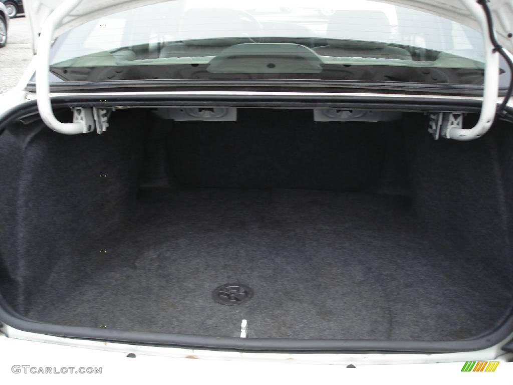 2001 Lumina Sedan - White / Medium Gray photo #22