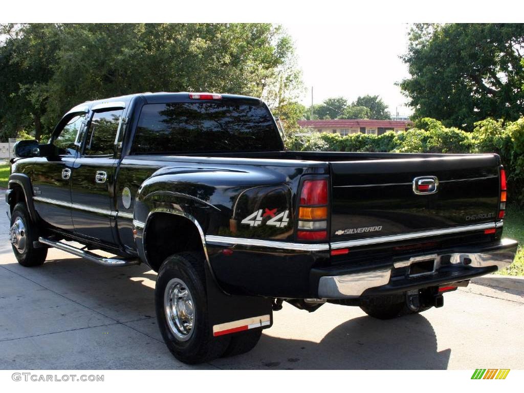 2003 Silverado 3500 LT Crew Cab 4x4 Dually - Black / Medium Gray photo #4