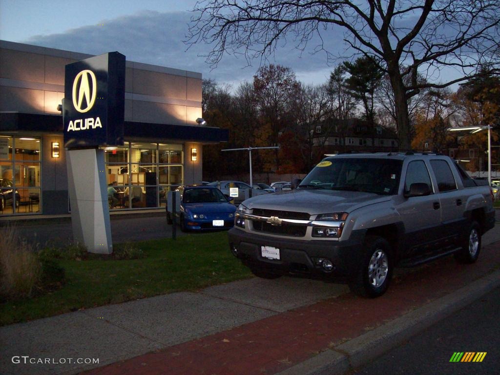 2005 Avalanche LS 4x4 - Sandstone Metallic / Gray/Dark Charcoal photo #1