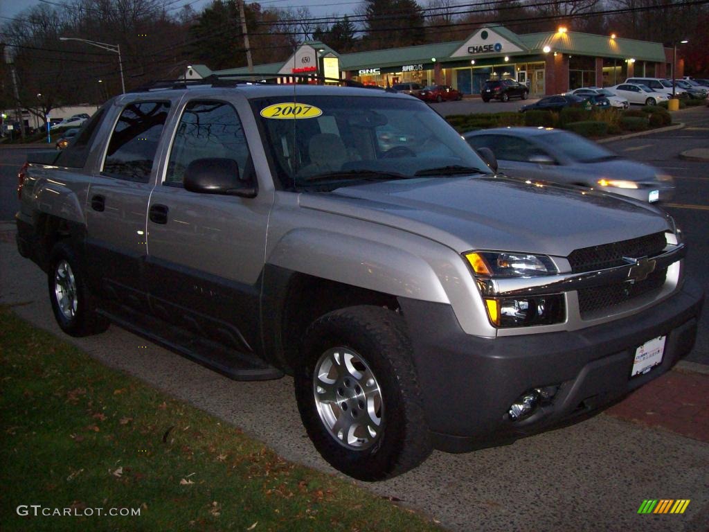 2005 Avalanche LS 4x4 - Sandstone Metallic / Gray/Dark Charcoal photo #3
