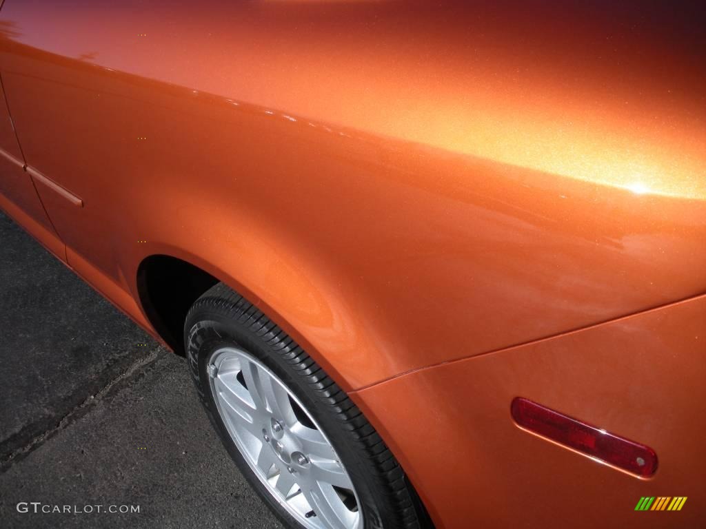 2005 Cobalt LS Coupe - Sunburst Orange Metallic / Ebony photo #8