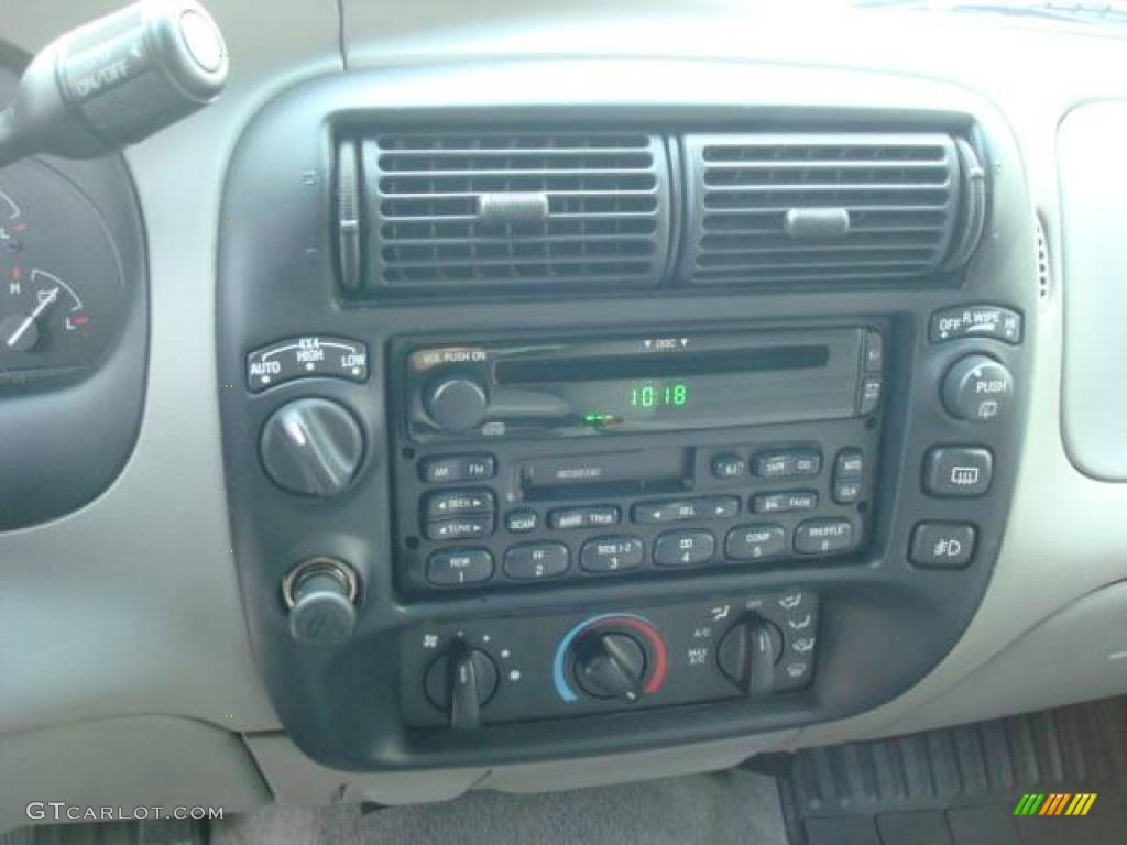 1999 Explorer XLS 4x4 - Black Clearcoat / Medium Graphite Grey photo #13