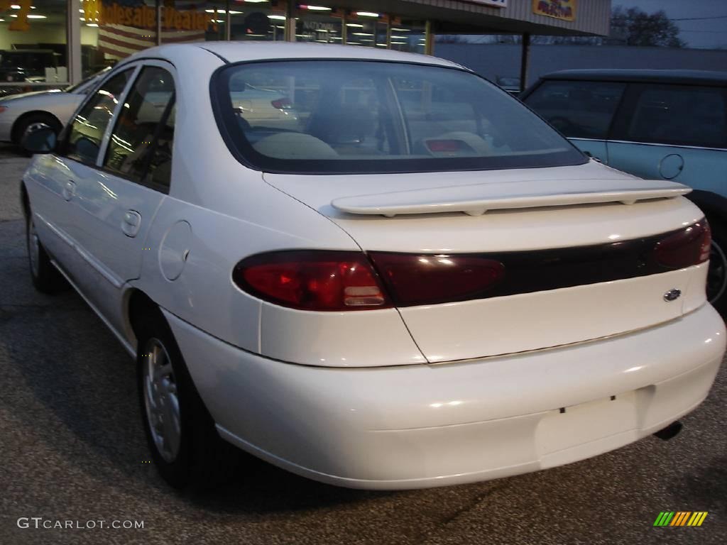 1999 Escort SE Sedan - Oxford White / Medium Graphite photo #2