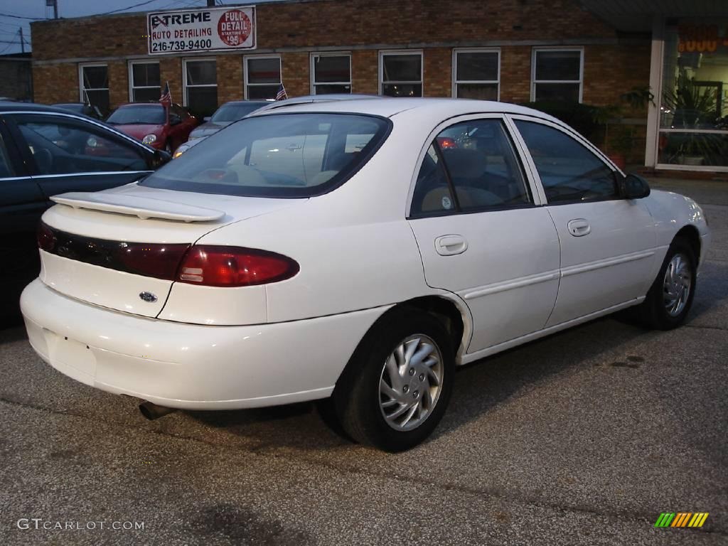 1999 Escort SE Sedan - Oxford White / Medium Graphite photo #3