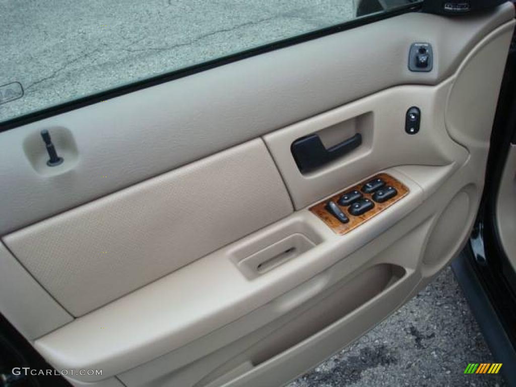 2003 Taurus SEL - Black / Medium Parchment photo #14