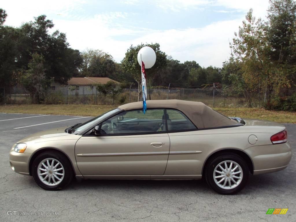 2002 Sebring LXi Convertible - Light Almond Pearl Metallic / Sandstone photo #2
