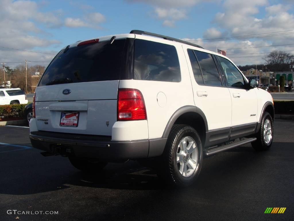 2004 Explorer XLT 4x4 - Oxford White / Graphite photo #5