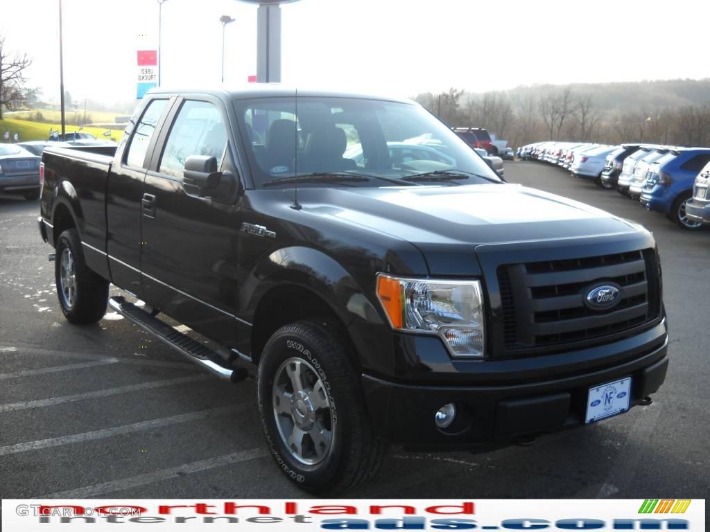 2010 F150 STX SuperCab 4x4 - Tuxedo Black / Medium Stone photo #4