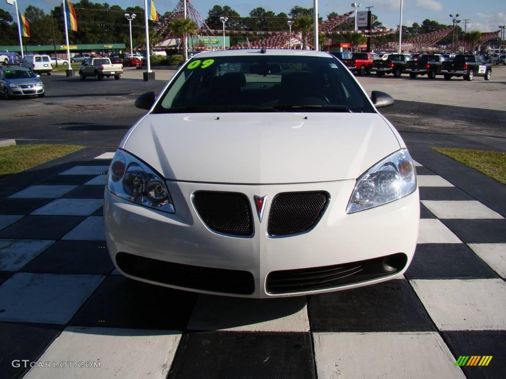 2009 G6 V6 Sedan - Summit White / Ebony photo #4