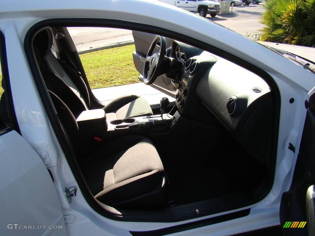 2009 G6 V6 Sedan - Summit White / Ebony photo #13