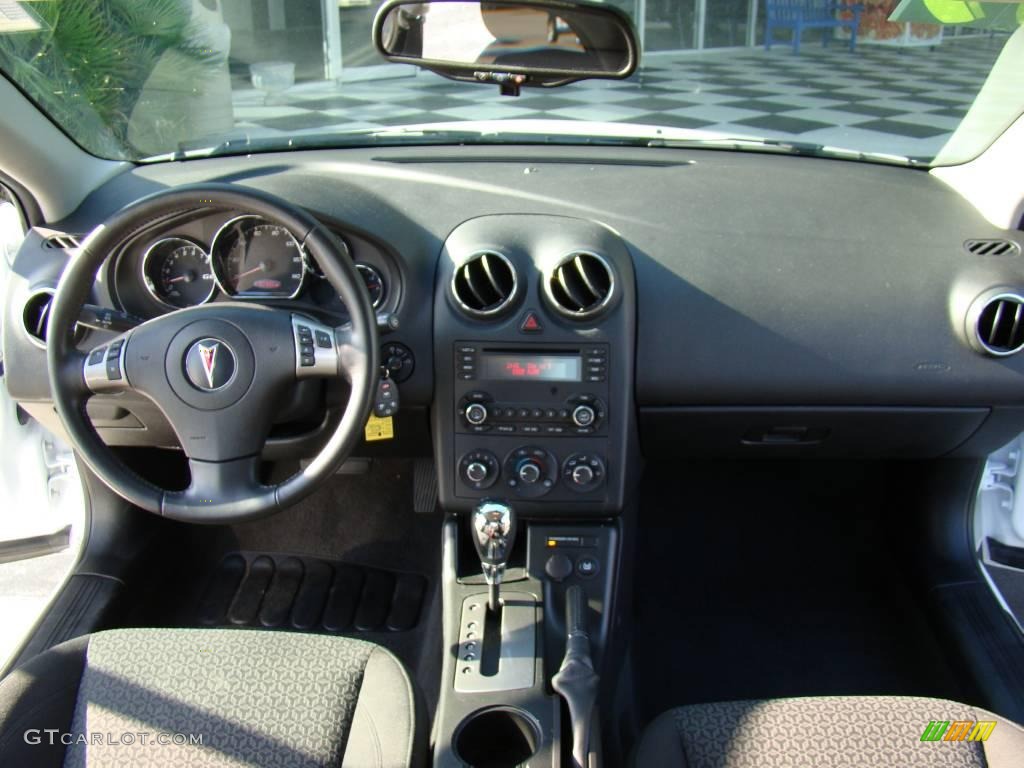 2009 G6 V6 Sedan - Summit White / Ebony photo #15