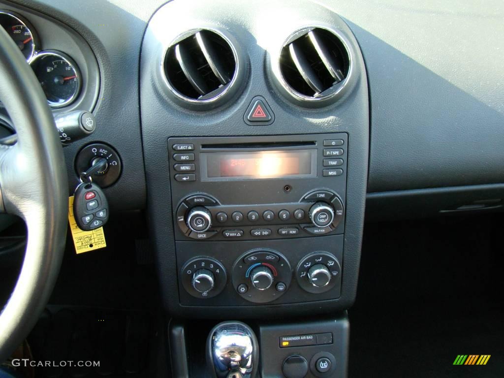 2009 G6 V6 Sedan - Summit White / Ebony photo #17