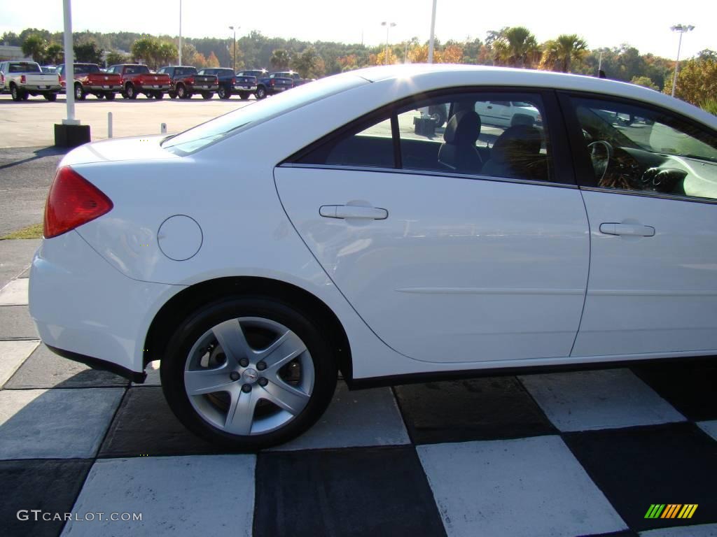 2009 G6 V6 Sedan - Summit White / Ebony photo #28