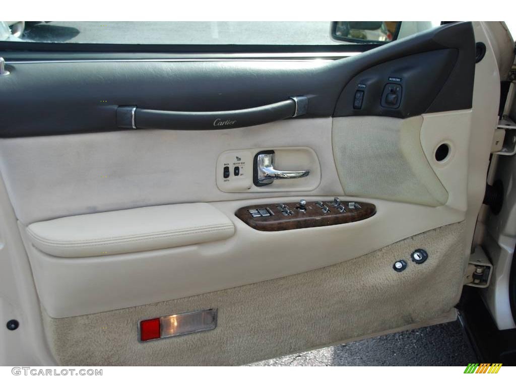 1995 Town Car Cartier - Pumice Pearl Metallic / Tan photo #12