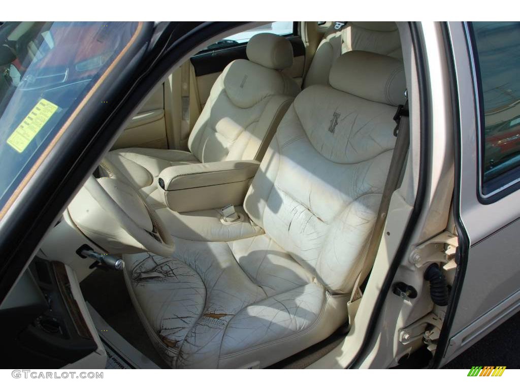 1995 Town Car Cartier - Pumice Pearl Metallic / Tan photo #14
