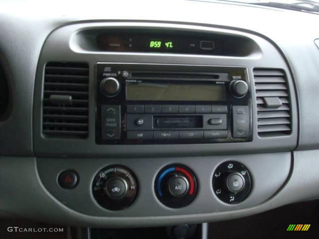 2004 Camry LE - Lunar Mist Metallic / Stone photo #13