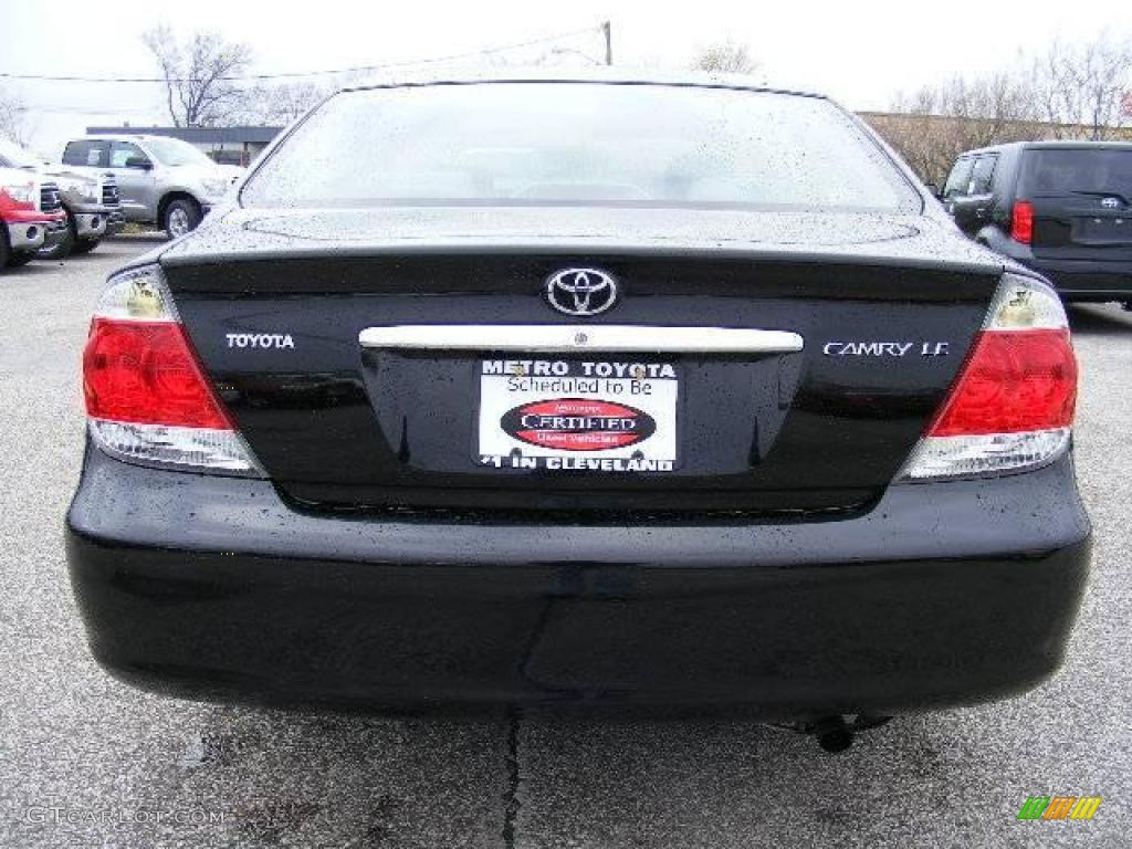 2006 Camry LE - Black / Stone Gray photo #4