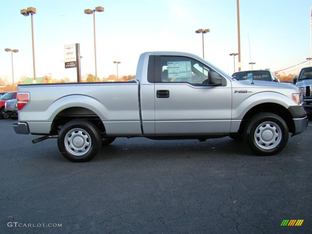2010 F150 XL Regular Cab - Ingot Silver Metallic / Medium Stone photo #2