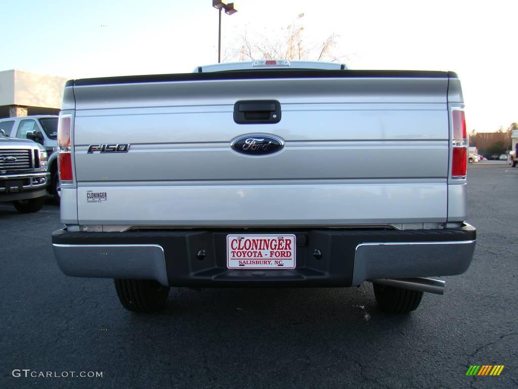 2010 F150 XL Regular Cab - Ingot Silver Metallic / Medium Stone photo #4